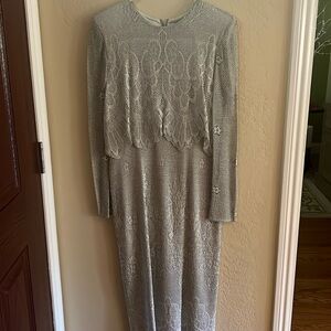 Vintage silver sparkling laced one-piece long sleeve lace dress w/inner lining